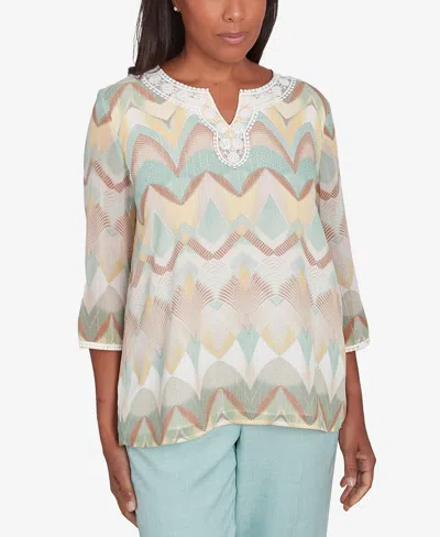 Alfred Dunner Petite Kensington Gardens Chevron Textured Top In Neutral Multi
