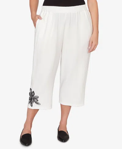 Alfred Dunner Plus Size Crowd Pleaser Floral Embroidered Relaxed Capri Pants In White