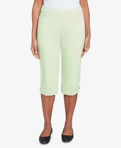 Alfred Dunner Women's Parrot Cay Novelty Cuff Tummy Control Capri Pants In Palm Green