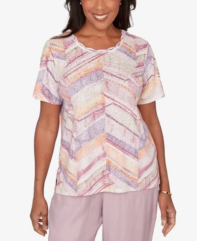 Alfred Dunner Women's Vintage Charm Chevron Geometric Short-sleeve T-shirt In Pink
