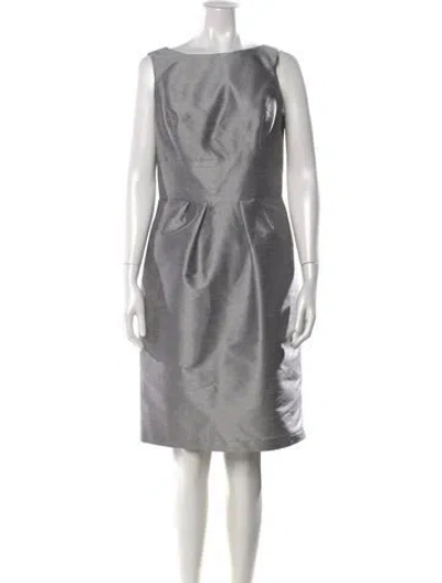 Pre-owned Alfred Sung Bateau Neckline Knee-length Dress In Gray