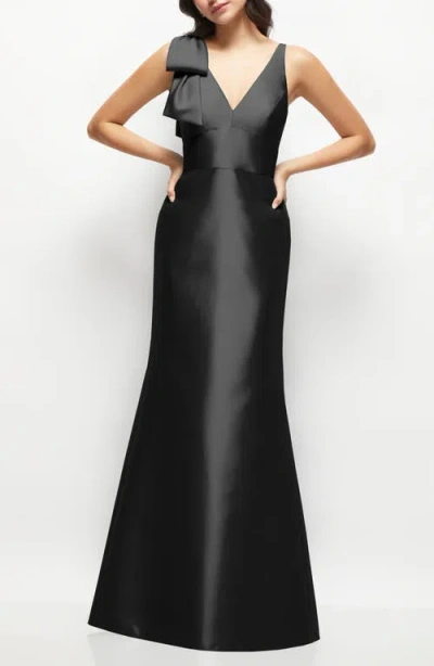 Alfred Sung Bow Detail Sleeveless Satin Twill Trumpet Gown In Black