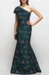 Alfred Sung One-shoulder Metallic Floral Jacquard Trumpet Gown In Green