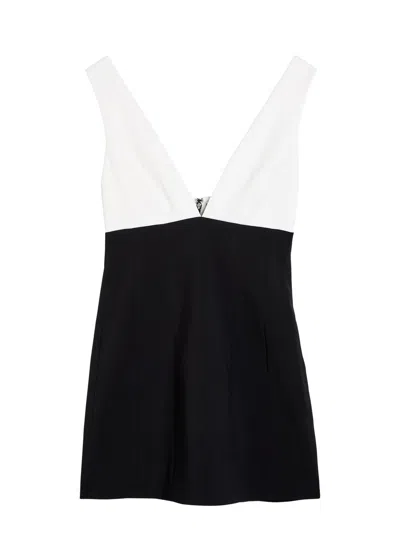 Alice And Olivia Alice + Olivia Mandy Plunge V-neck Crepe Mini Dress In Black
