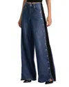 Alice And Olivia Amazing Low Rise Wide Leg Snap Trim Jeans In Cambria Vintage