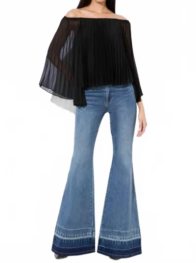 Alice And Olivia Aundrea Off The Shoulder Pleated Blouse In Black