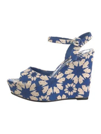 Pre-owned Alice And Olivia Canvas Floral Print Sandals In Blue