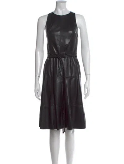Pre-owned Alice And Olivia Crew Neck Midi Length Dress In Black