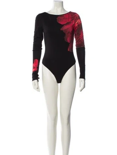 Pre-owned Alice And Olivia Graphic Print Bateau Neckline Bodysuit In Black