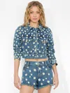Alice And Olivia Jeff Embroidered Cropped Jacket In Medium Wash