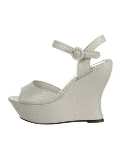 Pre-owned Alice And Olivia Leather Animal Print Sandals In White