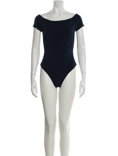 Pre-owned Alice And Olivia Off-the-shoulder Short Sleeve Bodysuit In Blue