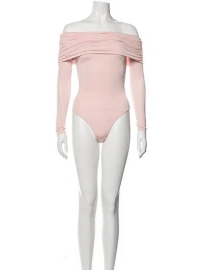 Pre-owned Alice And Olivia Off-the-shoulder Short Sleeve Bodysuit In Pink