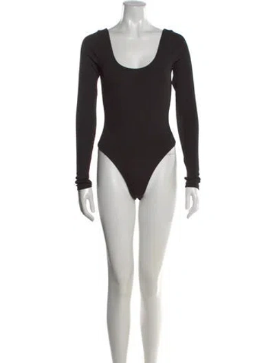 Pre-owned Alice And Olivia Scoop Neck Long Sleeve Bodysuit In Black