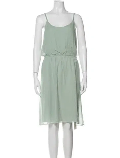 Pre-owned Alice And Olivia Silk Knee-length Dress In Green