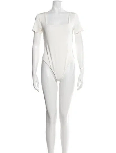 Pre-owned Alice And Olivia Square Neckline Short Sleeve Bodysuit In Neutral