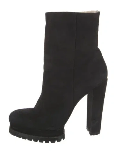 Pre-owned Alice And Olivia Suede Boots In Black