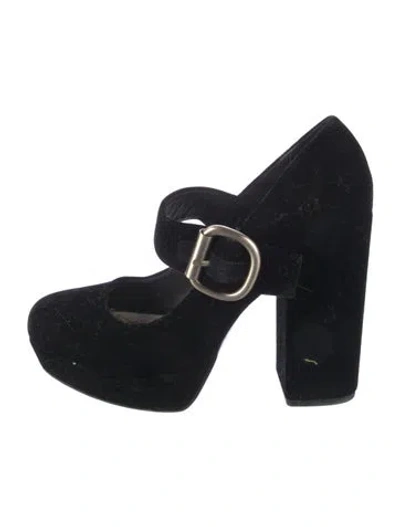 Pre-owned Alice And Olivia Velvet Pumps In Black