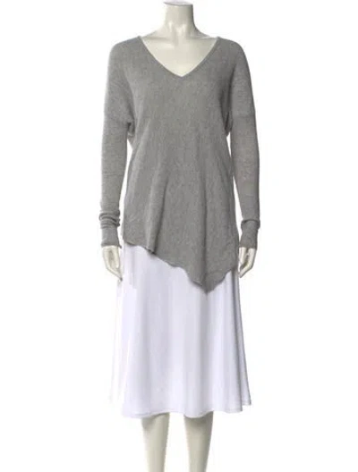 Pre-owned Alice And Olivia Wool V-neck Tunic In Gray