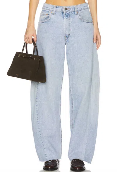 ALIGRACE BARREL CUSTOMS UNDONE HEM JEANS IN LIGHT