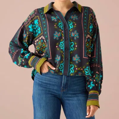 Alivia Roxanne Shirt In Black Multi Floral In Blue