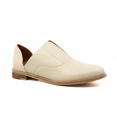 All Black Women's Side Scoop Cowman Flats In Ivory In Multi