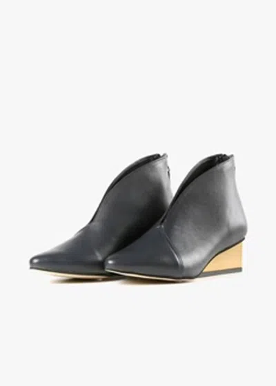 All Black Women's Square Wedge Shootie In Black