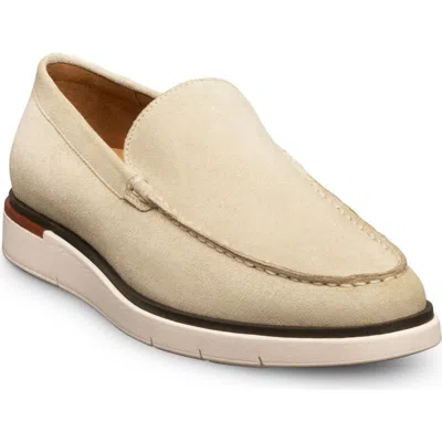 Allen Edmonds Carson Loafer In Neutral