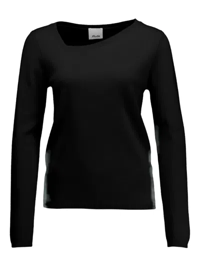 Allude Asymmetric-neck Sweater In Black