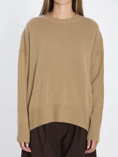Allude Ribbed Side-slits Cashmere Sweater In Brown