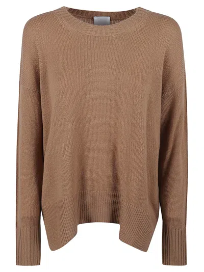 Allude Loose Fit Side Slit Knit Sweater In Brown
