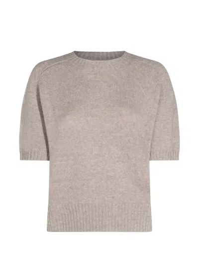 Allude Short-sleeve Cashmere Top In Gray