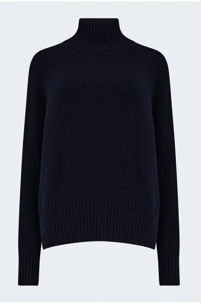 Allude Turtleneck In Navy In Blue