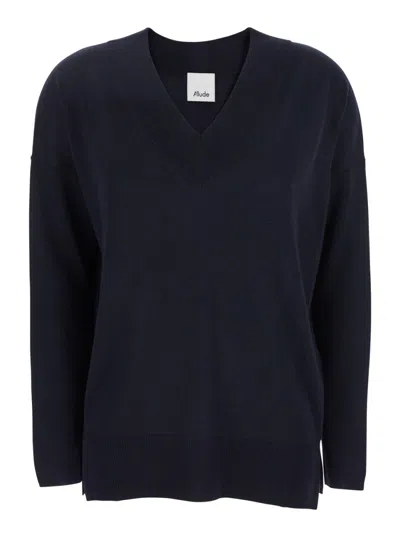 Allude V-neck Sweater With Longer Back Hem In Blue