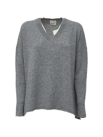 Allude V-neck Cashmere Sweater In Gray