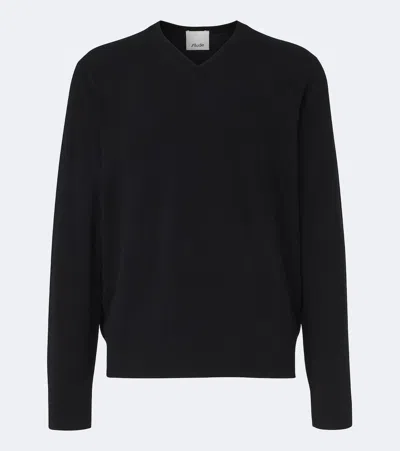 Allude Wool And Cashmere Sweater In Black