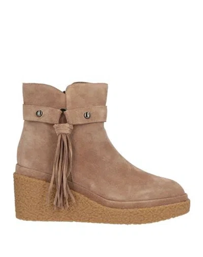 Alma En Pena . Woman Ankle Boots Beige Size 9 Leather In Brown