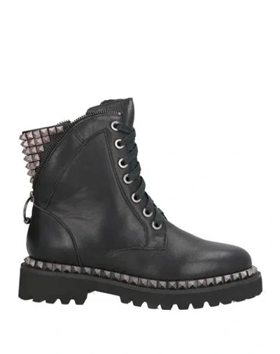 Alma En Pena . Woman Ankle Boots Black Size 7 Leather