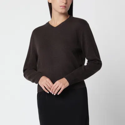 Almada Label Gaelle Organic Cashmere V-neck Sweater In Brown
