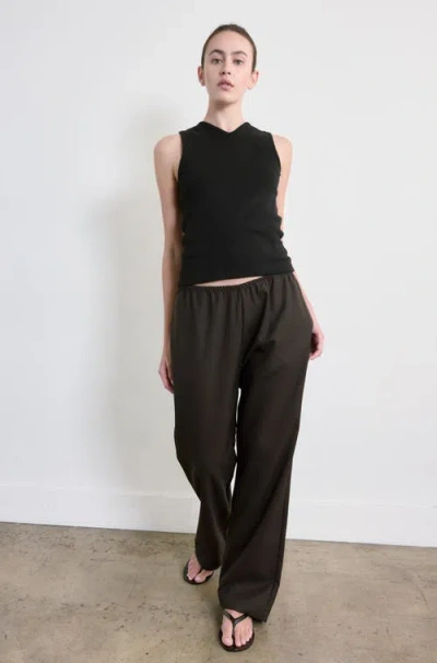 Almina Concept High V Neck Tank In Black