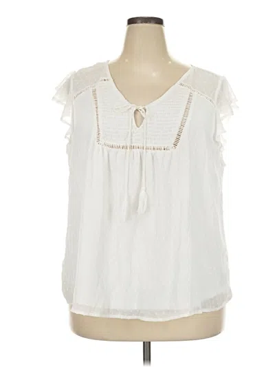 Pre-owned Almost Famous Sleeveless Blouse In Ivory