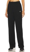 Alo Yoga Accolade Sweatpants In Black