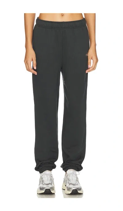 Alo Yoga Accolade Sweatpant In Green