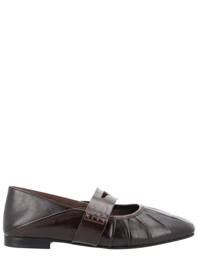 Alohas In Brown