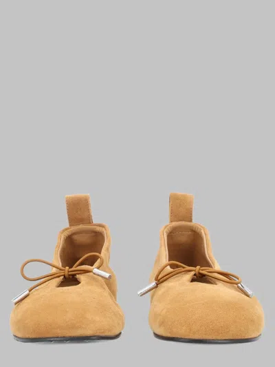 Alohas In Brown