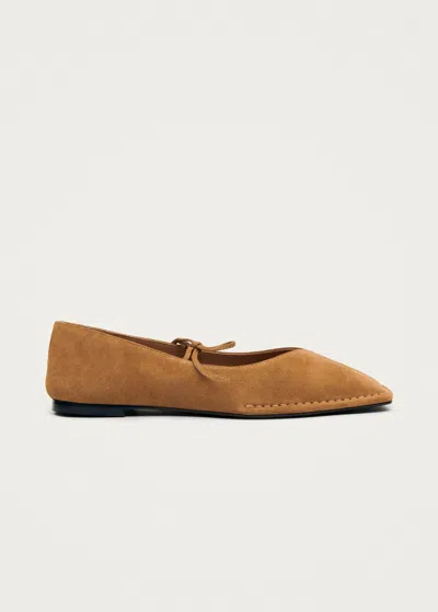 Alohas Elegant Square Toe Flats With V-shaped Vamps And Bow Detail In Brown