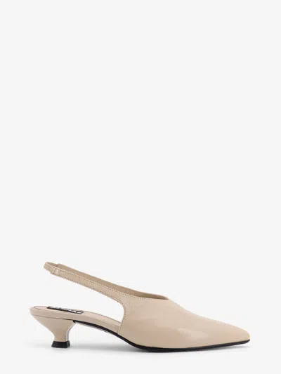 Alohas Eros Leather Slingback Decolleté In White