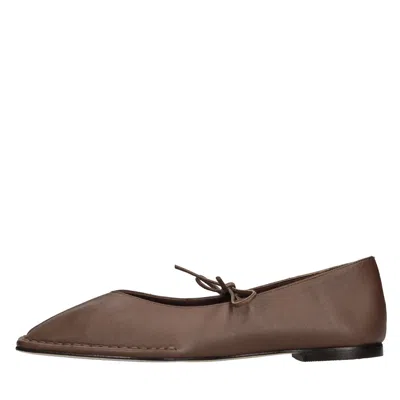 Alohas Flat Shoes Brown