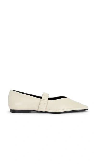 Alohas Lautan Ballet Flat In White