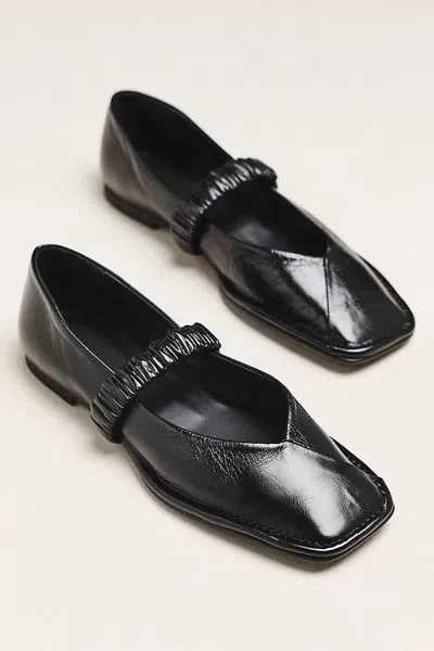 Alohas Lautan Scrunch Ballet Flats In Black
